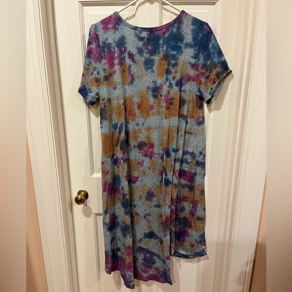 XL LuLaRoe tie-dye t-shirt shift dress
